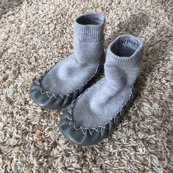 hanna andersson moccasins